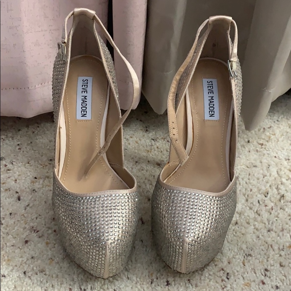 Steve Madden Pewter multi heel